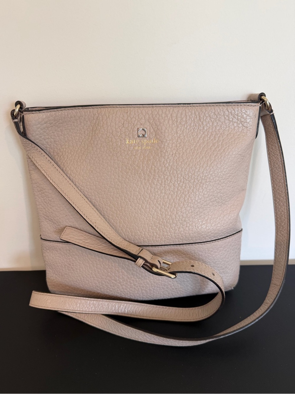 Kate Spade Pebbled Leather Crossbody Bag Gray Taupe Adjustable Strap